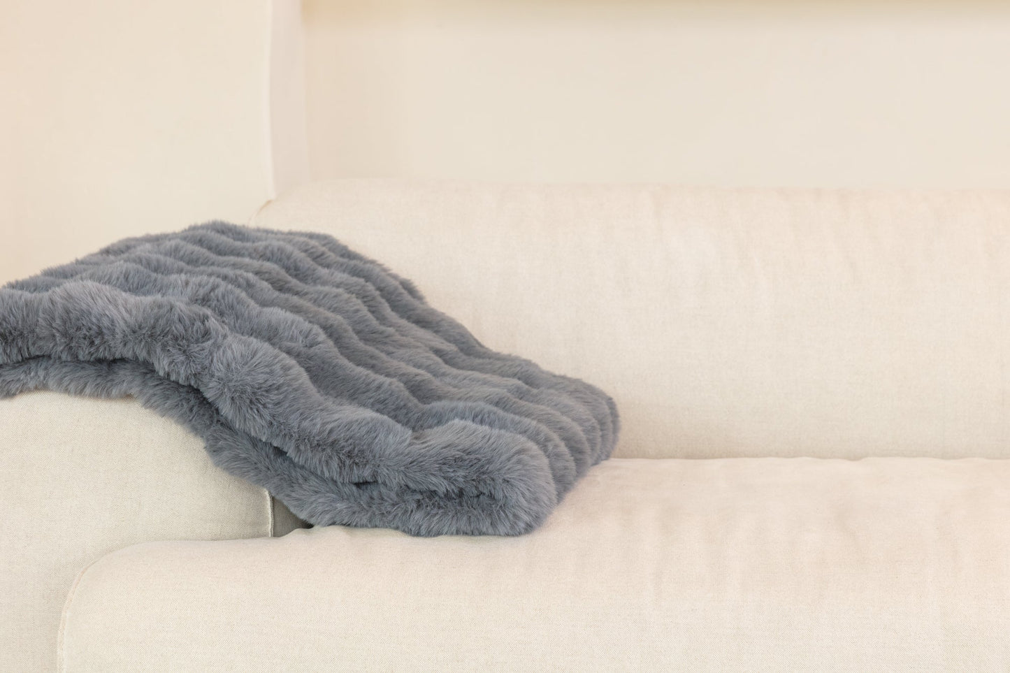 Reversible Double-Sided Fleece Blanket – Ultra Soft & Cozy