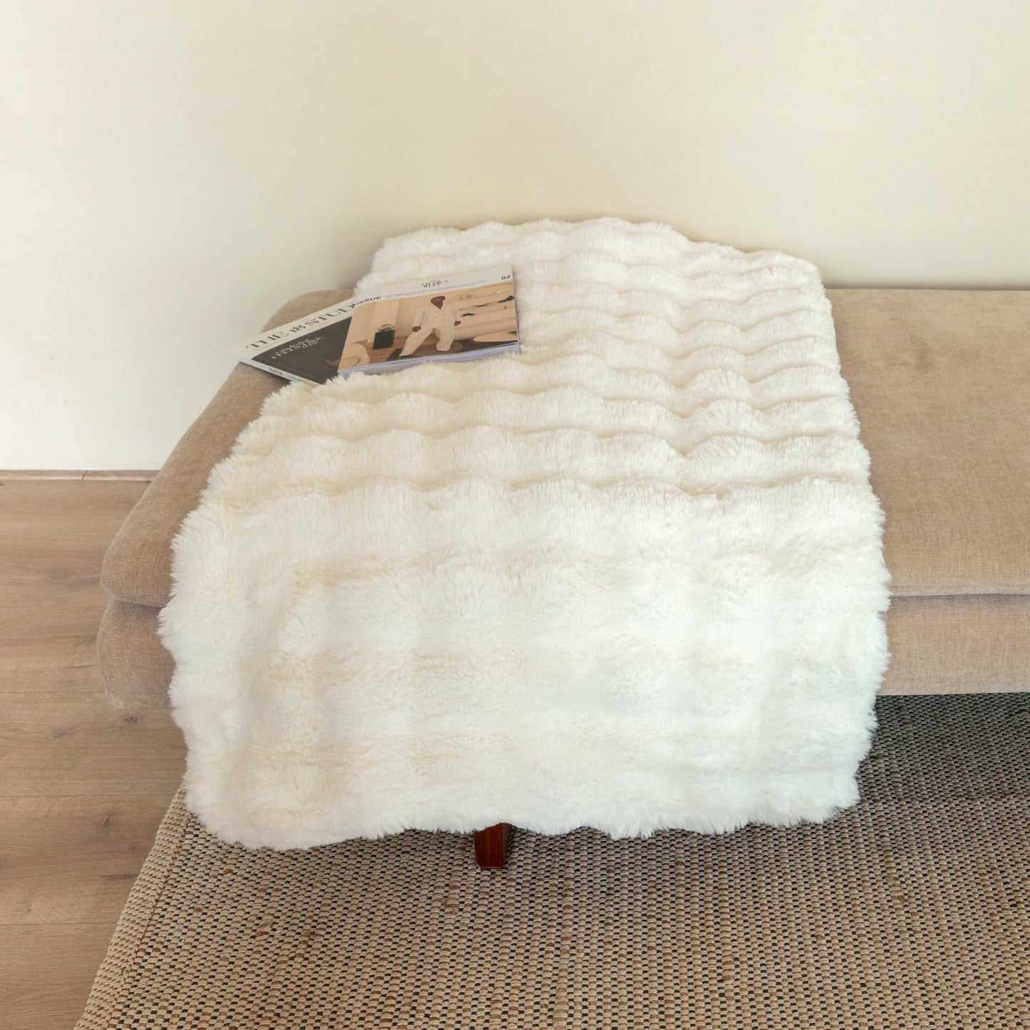 Reversible Double-Sided Fleece Blanket – Ultra Soft & Cozy