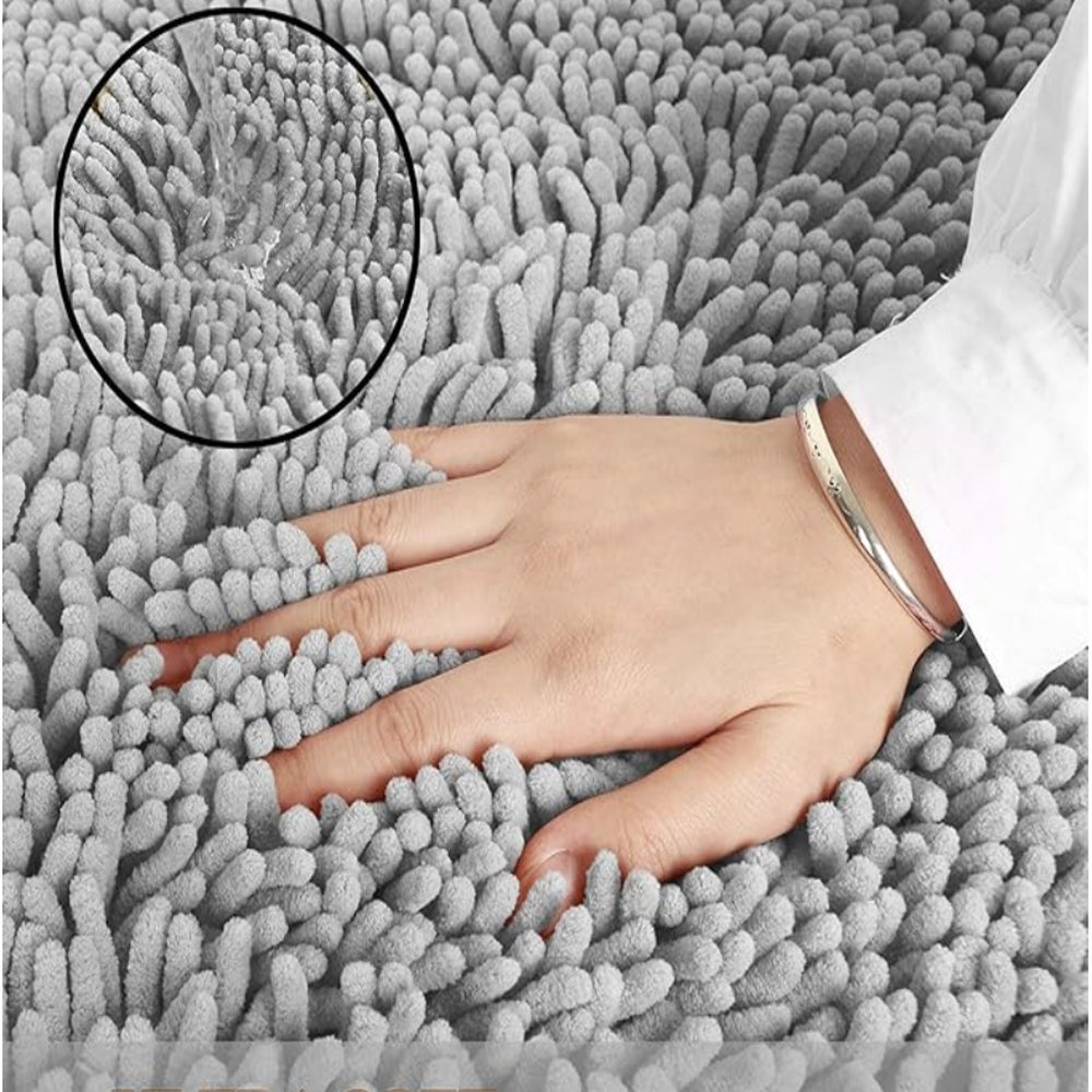SoftStep Ultra-Soft Chenille Bath Mat – Plush Comfort with Superior Absorbency